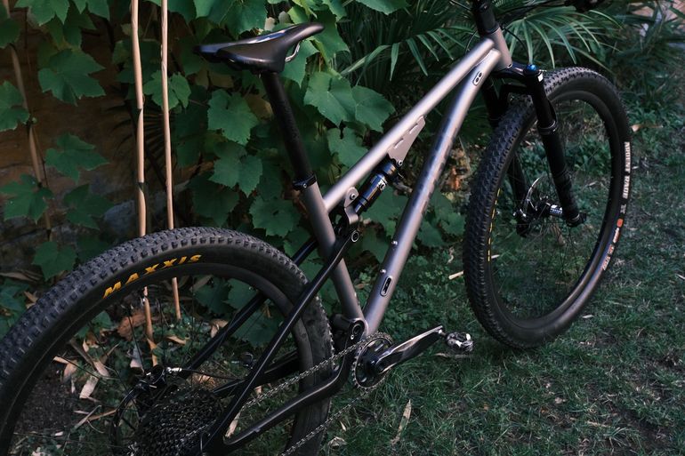 Used Titan Mtb Titane Waltly Titanium 2024 Mountainbike, Light Gray — image 2 of 9