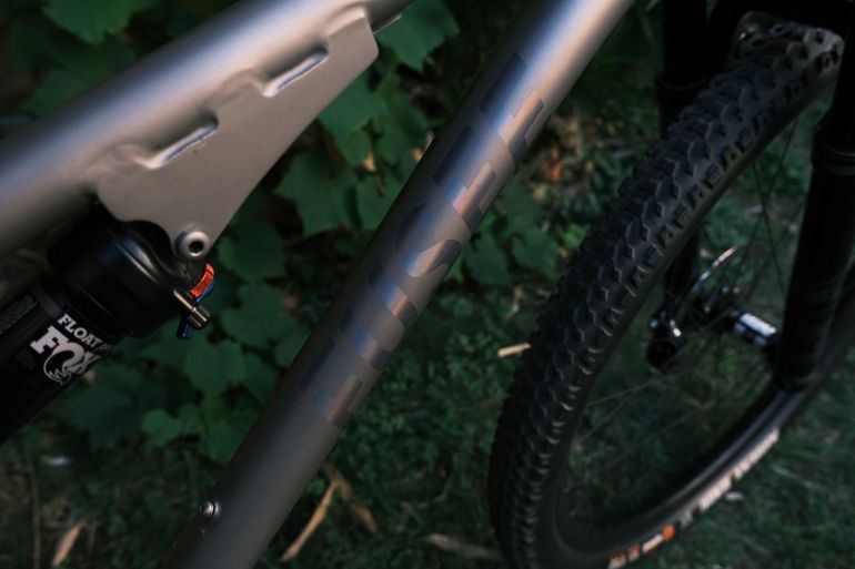 Used Titan Mtb Titane Waltly Titanium 2024 Mountainbike, Light Gray — image 9 of 9