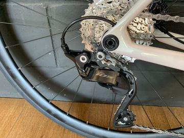 Used Orbea Orca Shimano 105 2025 Road & Gravel, White — image 4 of 9