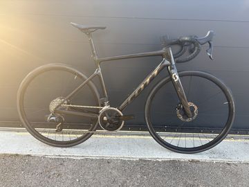 Used Scott Addict 10 2024 2024 Road & Gravel, Black — image 1 of 8