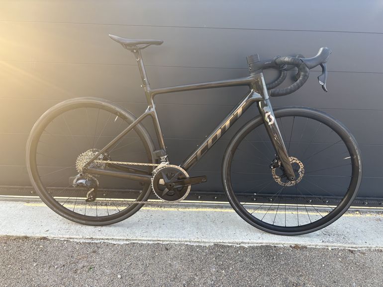 Used Scott Addict 10 2024 2024 Road & Gravel, Black — image 2 of 8