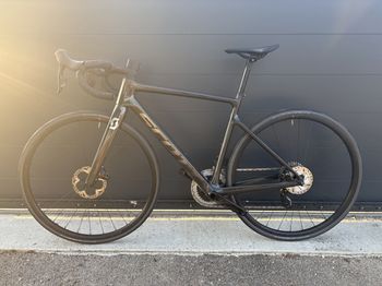Used Scott Addict 10 2024 2024 Road & Gravel, Black — image 8 of 8