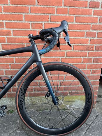 Used Specialized Aethos Comp - Rival eTap AXS 2022 2022 Road & Gravel, Black — image 5 of 9