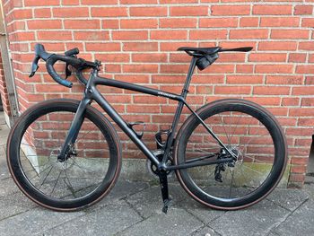 Used Specialized Aethos Comp - Rival eTap AXS 2022 2022 Road & Gravel, Black — image 3 of 9