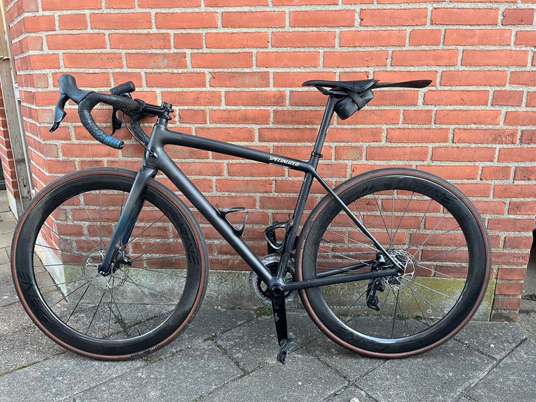 Used Specialized Aethos Comp - Rival eTap AXS 2022 2022 Road & Gravel, Black — image 3 of 9