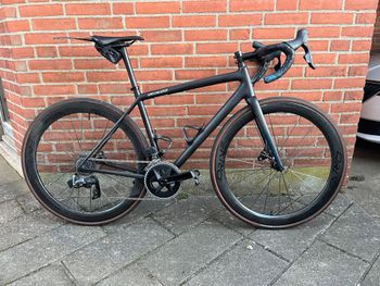 Used Specialized Aethos Comp - Rival eTap AXS 2022 2022 Road & Gravel, Black — image 1 of 9