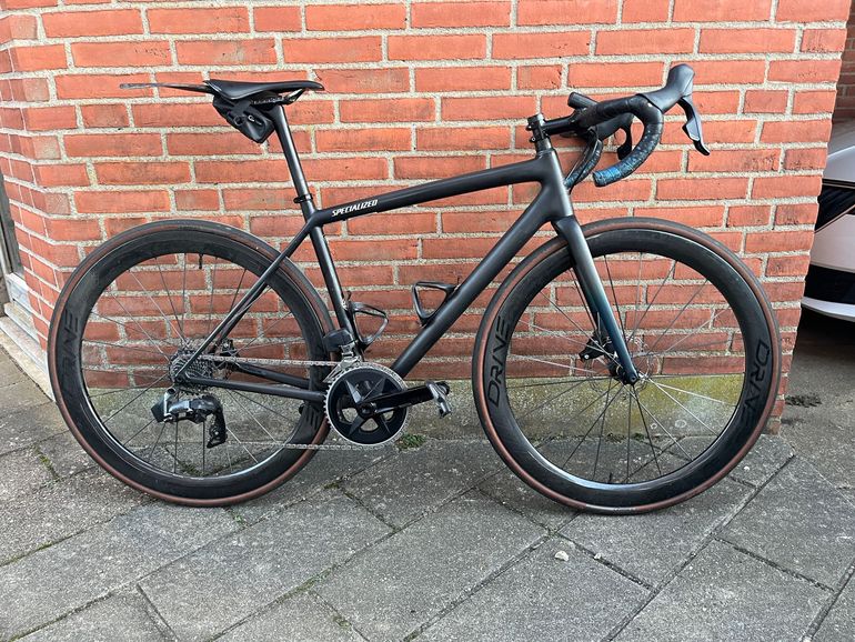 Used Specialized Aethos Comp - Rival eTap AXS 2022 2022 Road & Gravel, Black — image 1 of 9