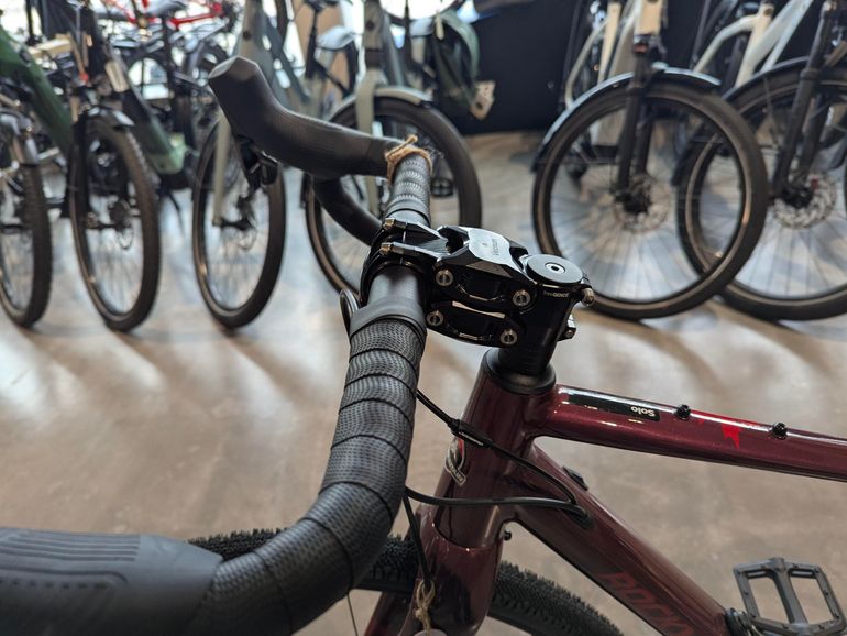 Used Rocky Mountain Solo A50 Sram 2024 2024 Road & Gravel, Red — image 3 of 9