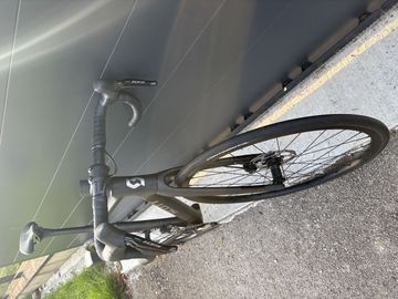Used Scott Addict 40 2025 Road & Gravel, Black — image 3 of 5
