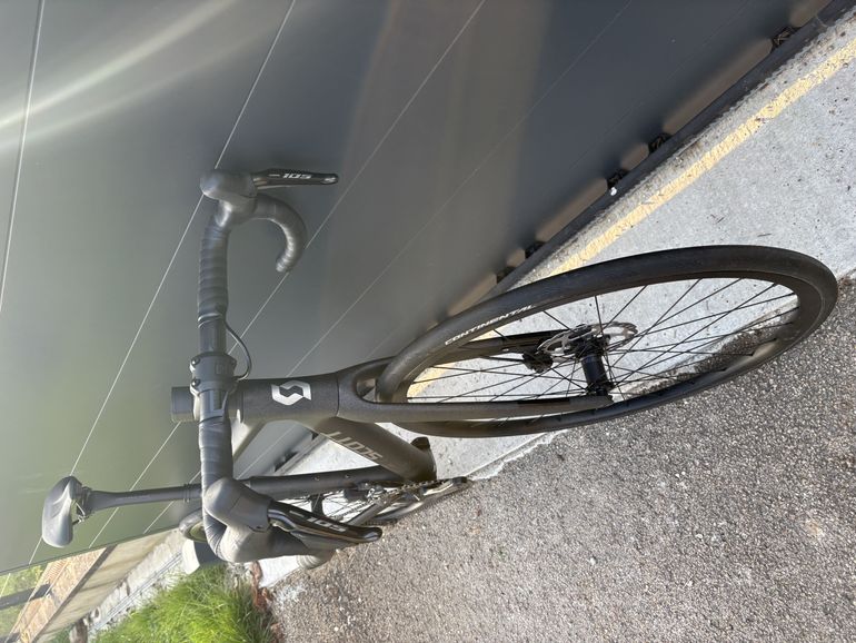 Used Scott Addict 40 2025 Road & Gravel, Black — image 3 of 5