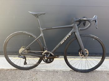 Used Scott Addict 40 2025 Road & Gravel