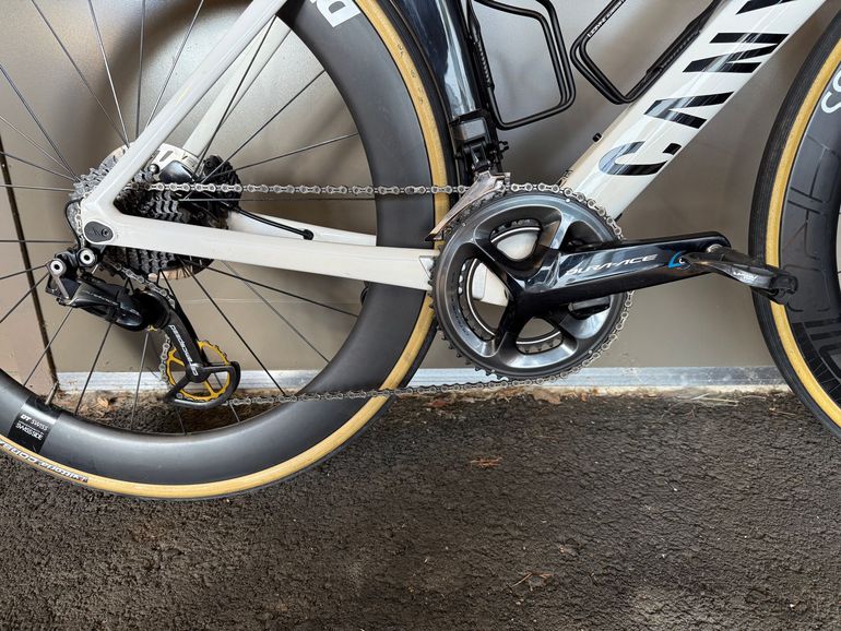 Used Canyon Aeroad Shimano Dura Ace Di2 2021 Road & Gravel, White — image 3 of 10
