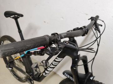 Used Canyon Lux CF SL 8.0 2020 2020 Mountainbike, Black, 29 — image 6 of 6