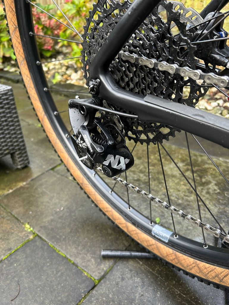 Used Focus Raven 8.6 2022 2022 Mountainbike, Black, 29 — image 5 of 8