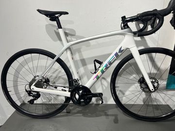 Used Trek Sl 5 2022 Road & Gravel, White — image 1 of 9