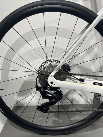 Used Trek Sl 5 2022 Road & Gravel, White — image 3 of 9