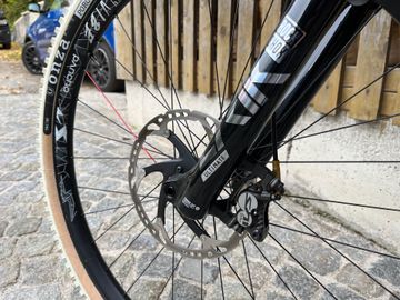 Used Transition Sentinel Alloy Custom 2019 Mountainbike, Red — image 7 of 11