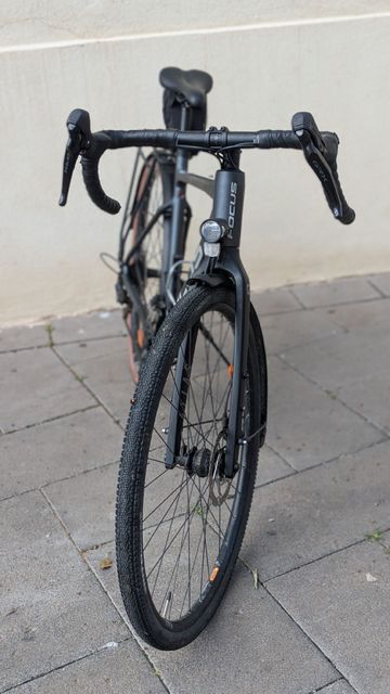 Used Focus ATLAS 6.7 EQP 2022 2022 Road & Gravel, Light Gray — image 3 of 5