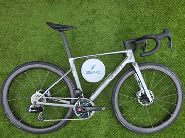 Used Scott Addict RC Ultimate 2026 2026 Road & Gravel, Light Gray — image 1 of 12