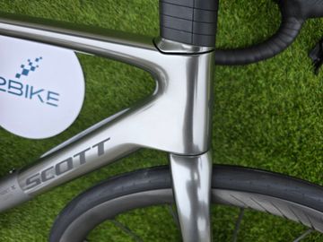 Used Scott Addict RC Ultimate 2026 2026 Road & Gravel, Light Gray — image 8 of 12