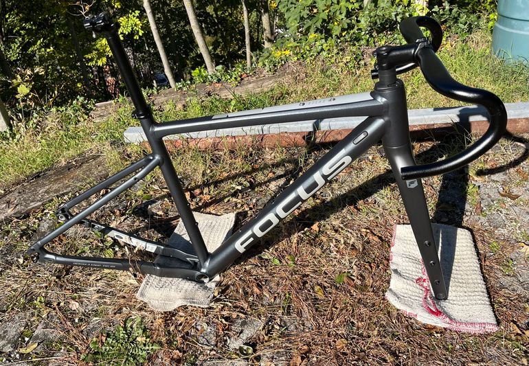 Used Focus ATLAS 6.7 2021 Frameset 2021 Road & Gravel, Light Gray — image 1 of 13