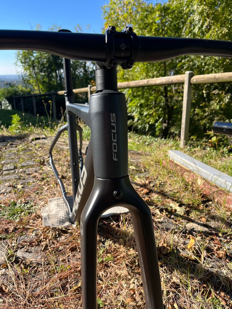 Used Focus ATLAS 6.7 2021 Frameset 2021 Road & Gravel, Light Gray — image 9 of 13