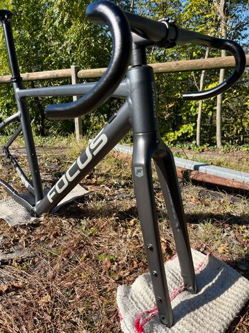 Used Focus ATLAS 6.7 2021 Frameset 2021 Road & Gravel, Light Gray — image 2 of 13