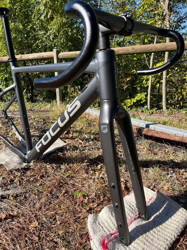 Used Focus ATLAS 6.7 2021 Frameset 2021 Road & Gravel, Light Gray — image 2 of 13