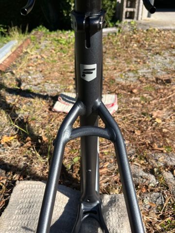 Used Focus ATLAS 6.7 2021 Frameset 2021 Road & Gravel, Light Gray — image 7 of 13