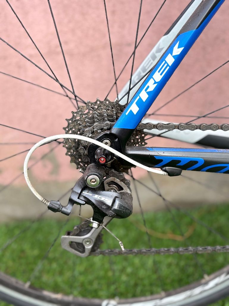 Used Trek Madone Shimano 105 2011 Road & Gravel, Black — image 3 of 10