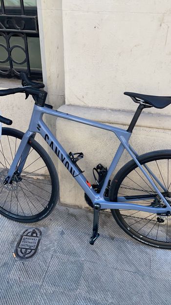 Used Canyon Endurace CF 6 2023 2023 Road & Gravel, Light Gray — image 3 of 3