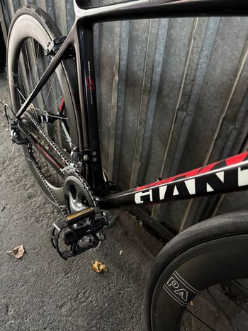 Used Giant TCR Advanced SL 2 2016 2016 Road & Gravel, Black — image 4 of 7