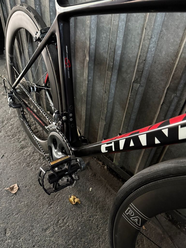 Used Giant TCR Advanced SL 2 2016 2016 Road & Gravel, Black — image 4 of 7