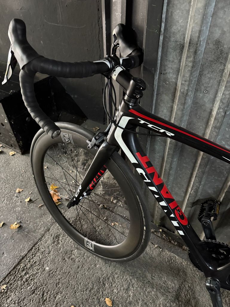 Used Giant TCR Advanced SL 2 2016 2016 Road & Gravel, Black — image 6 of 7