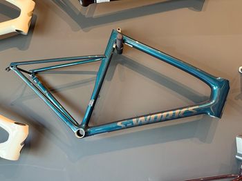 Used Specialized S-Works Tarmac SL8 Rahmenset - Gloss Red To Black Pearl Over Deep Lake Metallic / Satin Metallic Obsidian Frameset 2025 Road & Gravel