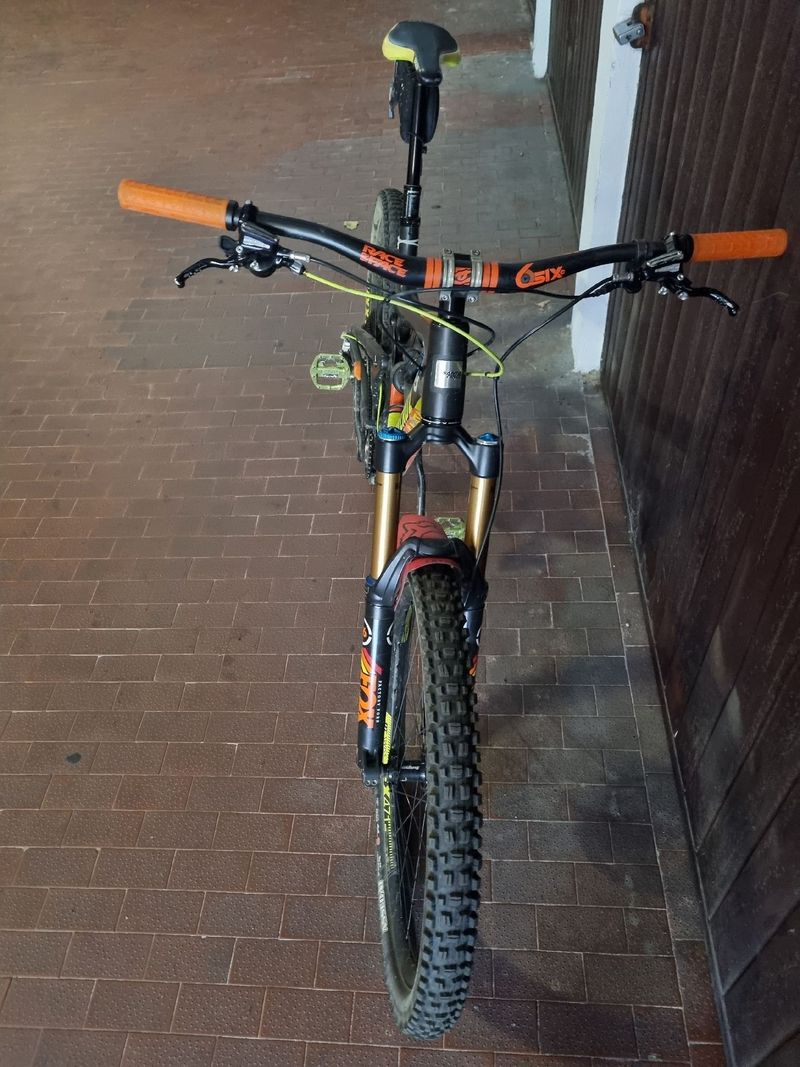 Santa Cruz Nomad CC 2016 Mountainbike de segunda mano, Negro — imagen 5 de 5