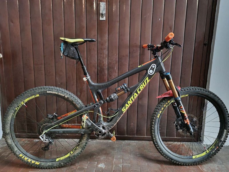 Santa Cruz Nomad CC 2016 Mountainbike de segunda mano, Negro — imagen 1 de 5