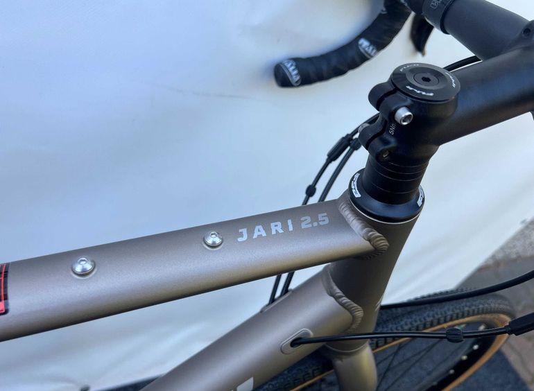 Used Fuji Jari 2.5 2024 2024 Road & Gravel, Light Gray — image 4 of 6