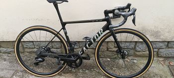 Used Factor O2 VAM 2022 2022 Road & Gravel, Black — image 2 of 7