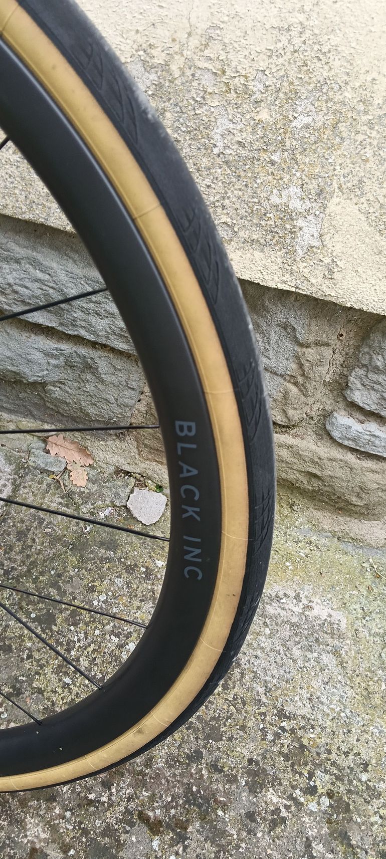 Used Factor O2 VAM 2022 2022 Road & Gravel, Black — image 6 of 7