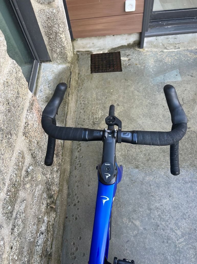 Used Pinarello F5 105 Di2 2023 2023 Road & Gravel, Blue — image 4 of 5