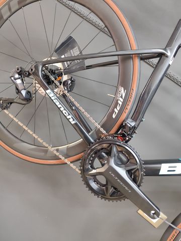 Used Bianchi Specialissima Comp 2025 2025 Road & Gravel, Black — image 4 of 4