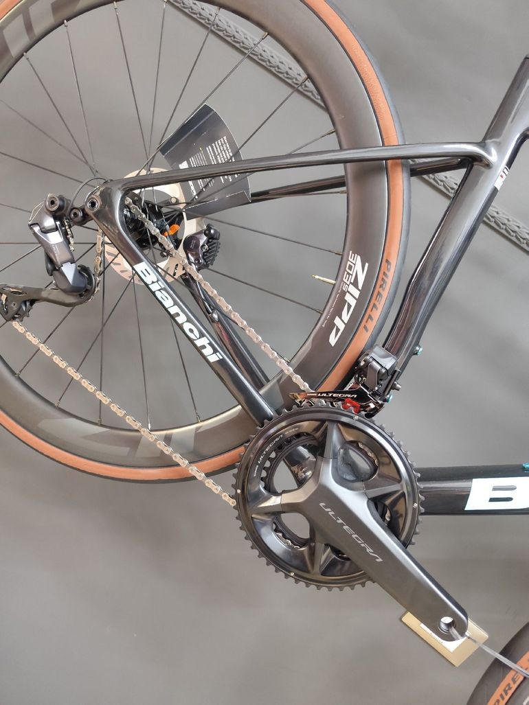Used Bianchi Specialissima Comp 2025 2025 Road & Gravel, Black — image 4 of 4