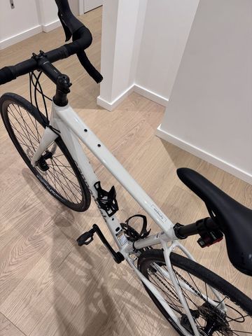 Used Cannondale Synapse 2 2023 Road & Gravel, Light Gray — image 2 of 7