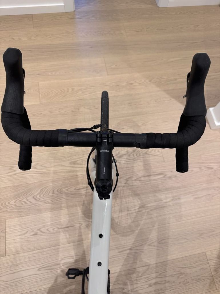 Used Cannondale Synapse 2 2023 Road & Gravel, Light Gray — image 3 of 7
