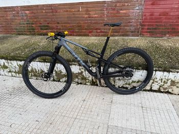 Used BMC Fourstroke AMP LT THREE 2023 2023 Mountainbike, Light Gray, 29 — image 3 of 4