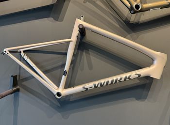 Used Specialized S-Works Tarmac SL8 Rahmenset - Gloss Viavi Red Gold Over Silver / Satin Metallic Obsidian Frameset 2025 Road & Gravel