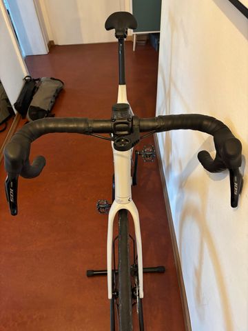 Used CUBE ATTAIN C:62 SLX 2025 2025 Road & Gravel, White — image 6 of 6