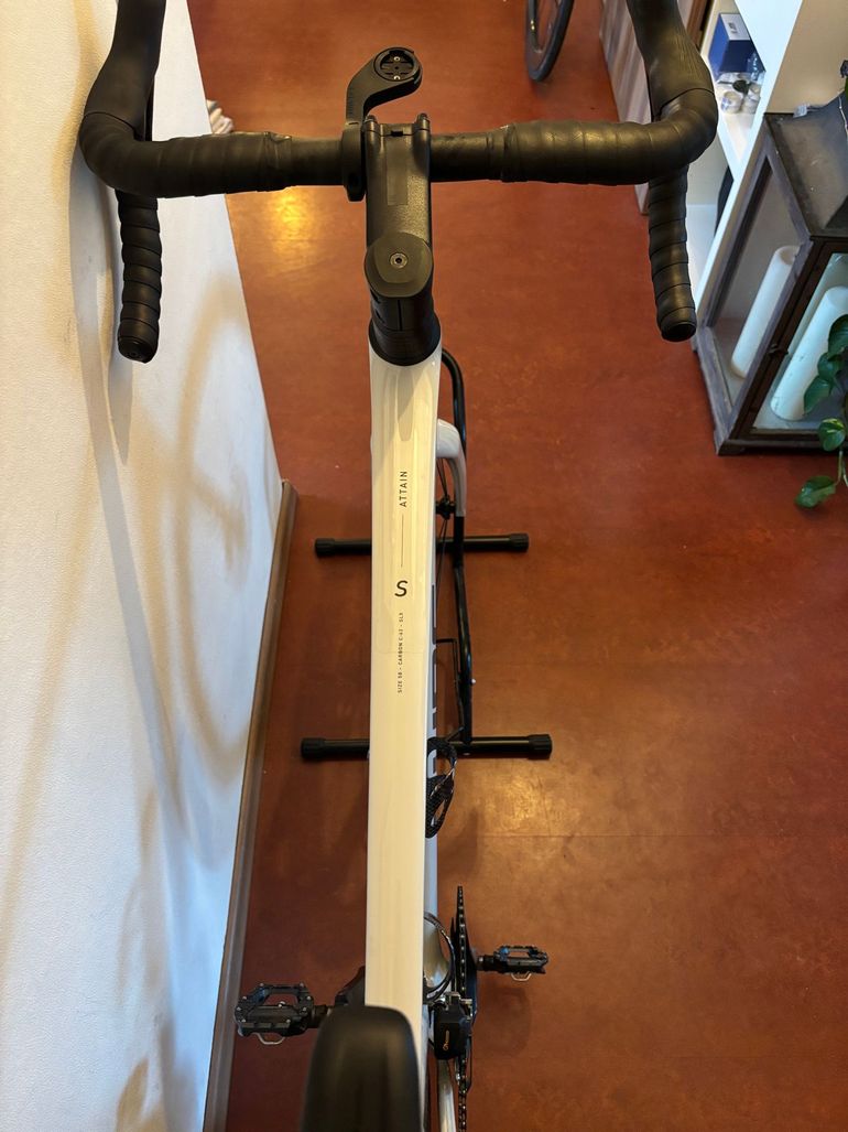Used CUBE ATTAIN C:62 SLX 2025 2025 Road & Gravel, White — image 5 of 6