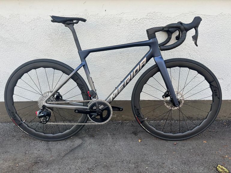 Used Merida Scultura SRAM Rival eTap AXS 2025 Road & Gravel — image 1 of 5